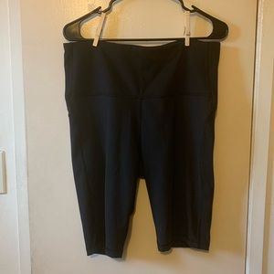 Women’s Contour curvy high rise shorts